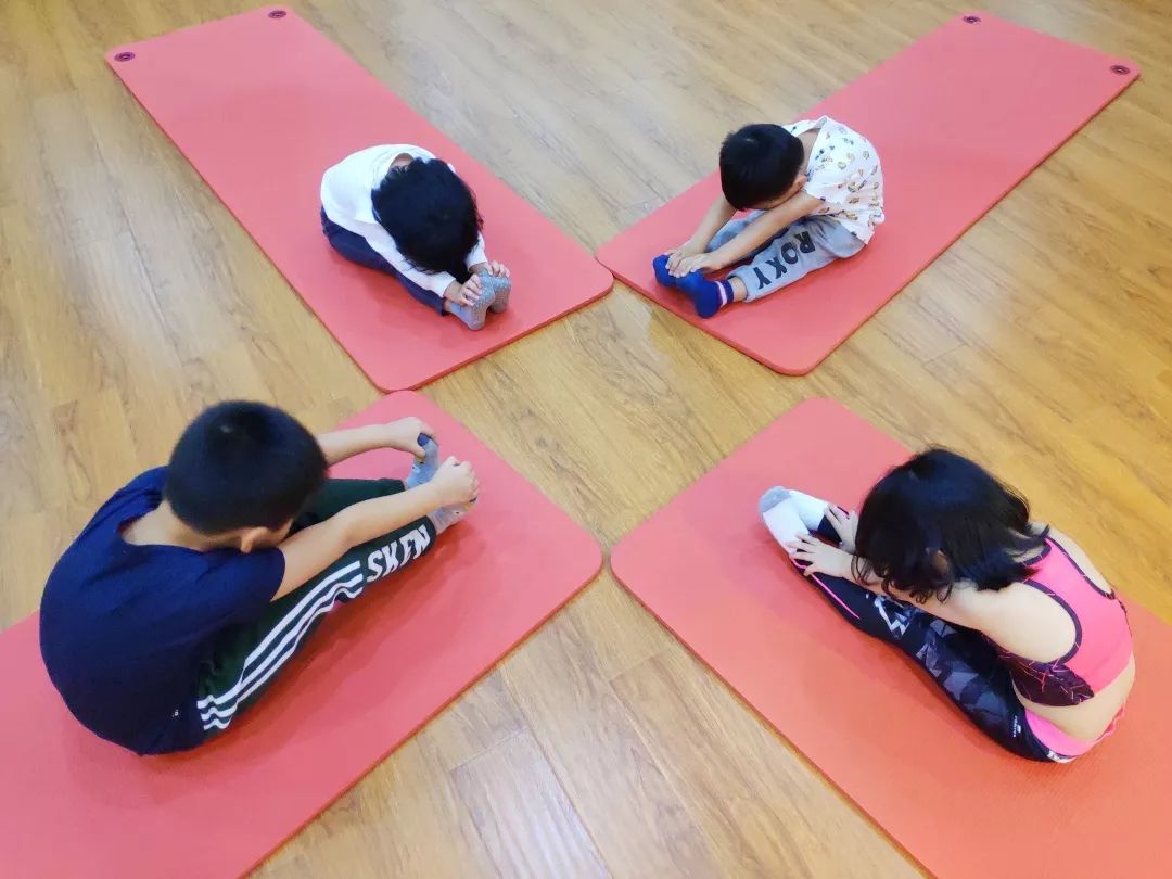 青少年瑜伽静修营课程  青少年瑜伽 青少年发育 青少年骨骼发育成长 青少年瑜伽静修营 瑜伽治疗多动症 瑜伽提升专注力 第 1 张