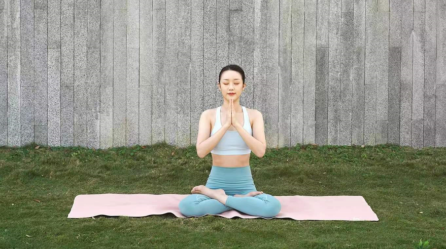 你喜欢的瑜伽体式，“暴露”了你的性格  瑜伽体式序列 流瑜伽 头倒立 练习瑜伽的变化 心灵五大层次 集体潜意识 瑜伽体位法须知 瑜伽八支分法 瑜伽教练 封闭式瑜伽培训 第 1 张