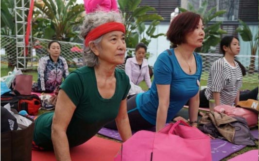 瑜伽，与年轻无关。  瑜伽习练 瑜伽年龄 任何人都可以练瑜伽 老年瑜伽 第 3 张