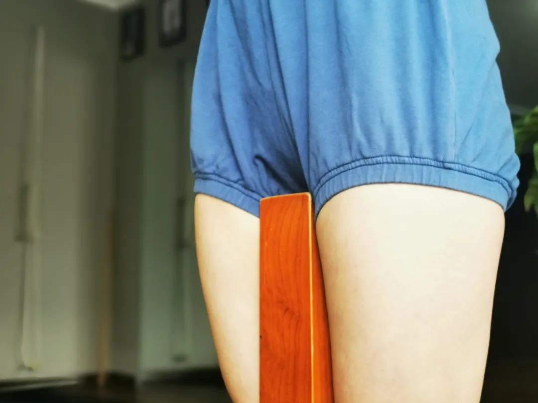 为什么瑜伽习练首先从站立山式开始?山式有什么好处?瑜伽山式站姿动作讲解 第 15 张 为什么瑜伽习练首先从站立山式开始?山式有什么好处?瑜伽山式站姿动作讲解 第 15 张