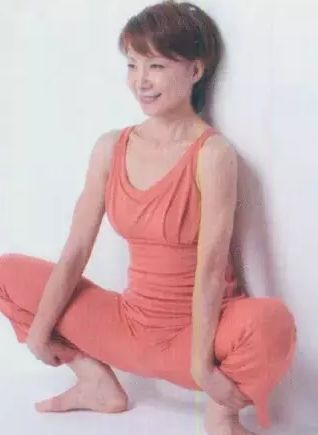 改善体型,瑜伽帮你 o 型腿变直 膝关节 髋关节 骨盆 小腿 姿势 膝内翻 o 型腿 第 4 张 改善体型,瑜伽帮你 o 型腿变直 膝关节 髋关节 骨盆 小腿 姿势 膝内翻 o 型腿 第 4 张